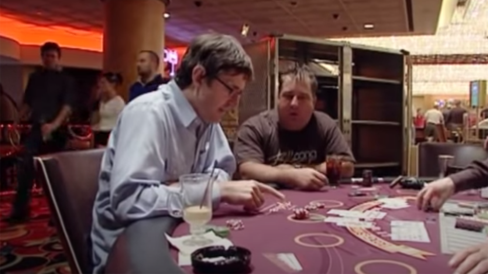 Louis Theroux visits top gambler's Hilton hotel suite - Gambling