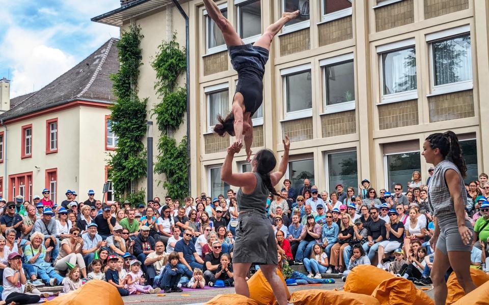 Relaxed Sessions: Acrobalance with Mimbre