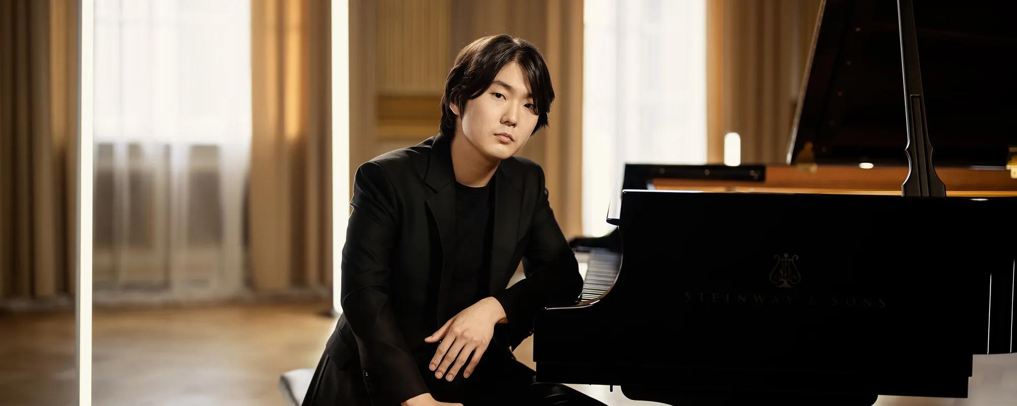 Tchaikovsky Piano Concerto with Seong-Jin Cho