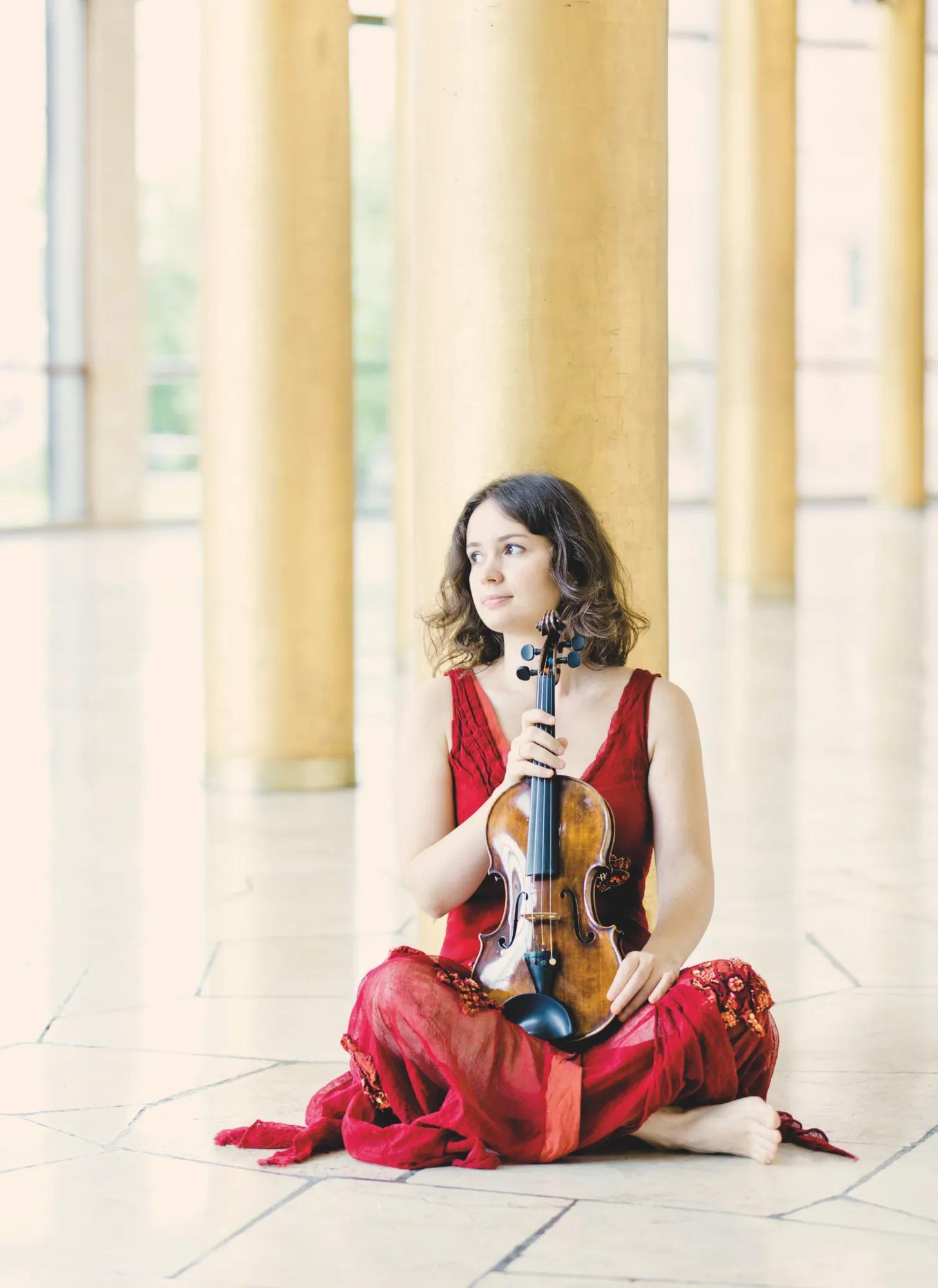 Patricia Kopatchinskaja Plays Shostakovich