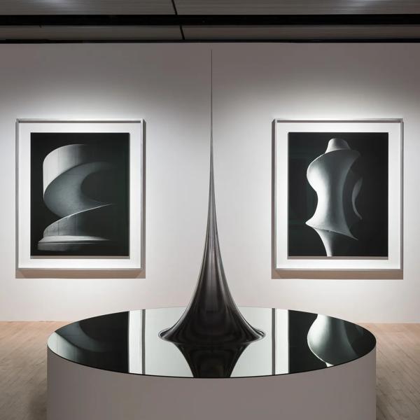 Installation-view-of-Hiroshi-